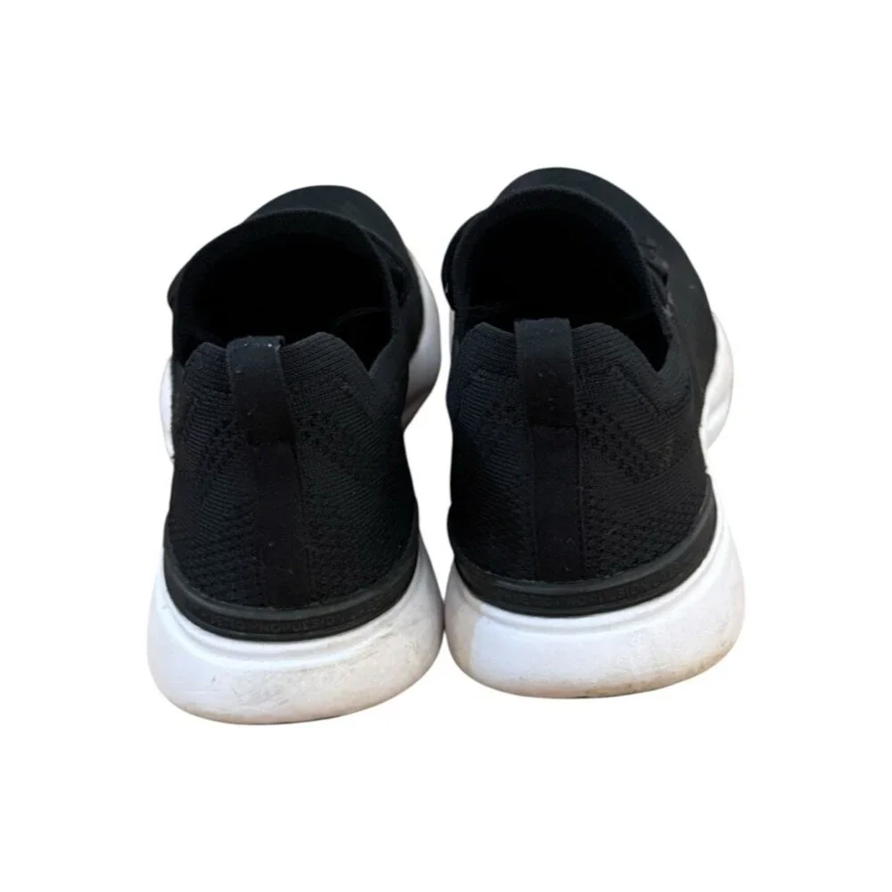APL TechLoom Breeze Black & White Lightweight Lace Up Sneakers. 7.5.